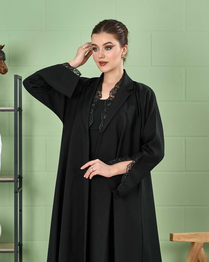 عباية كريب سوداء بتطريز دانتيل - الصورة 5