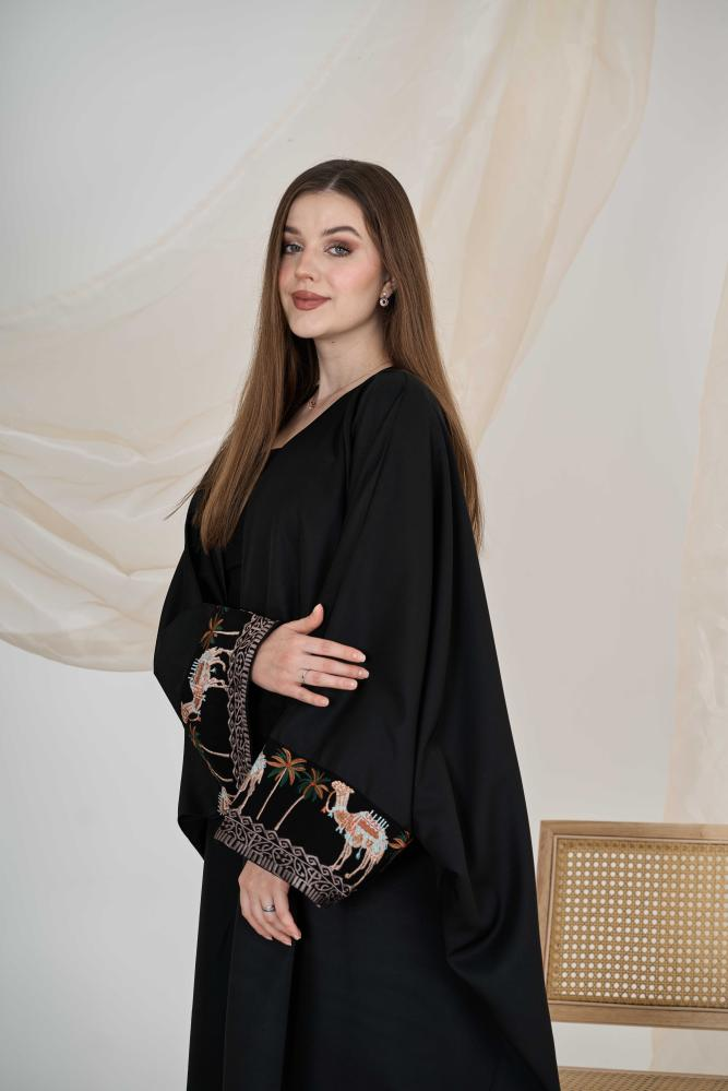عباية كتان سوداء مطرزة - الصورة 2