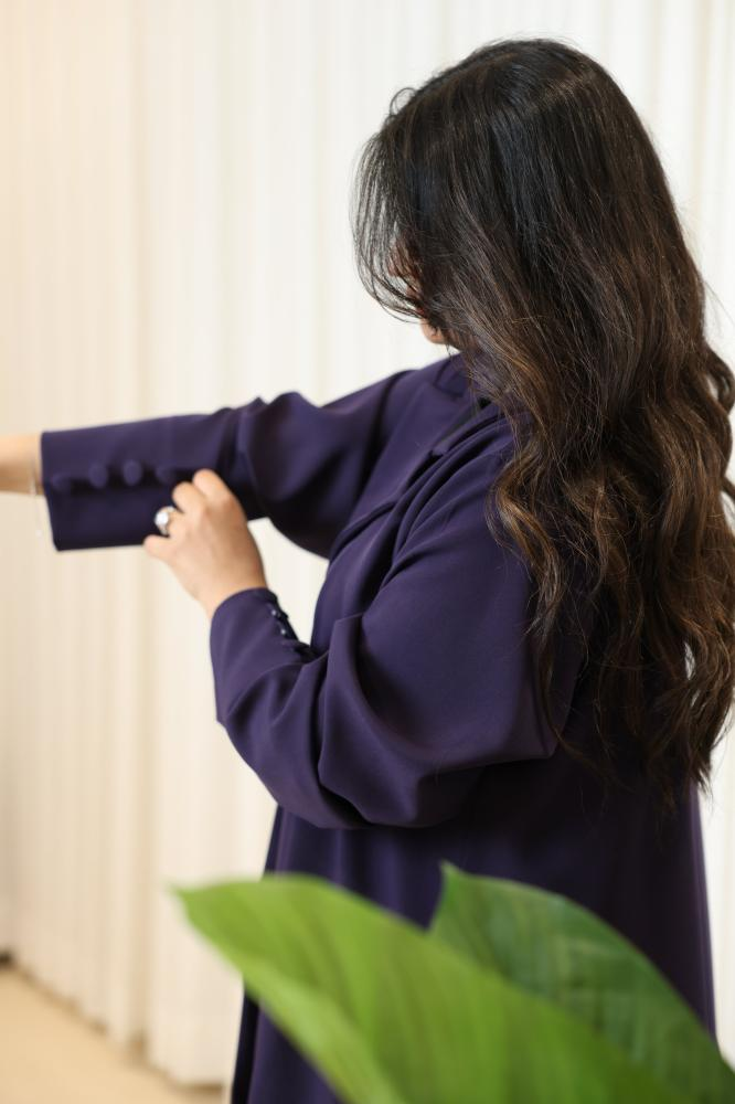 عباية كريب ياباني بنفسجي بتطريز نباتي - الصورة 3