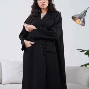 عباية كريب مزينة بثلاث أزرار من الأمام