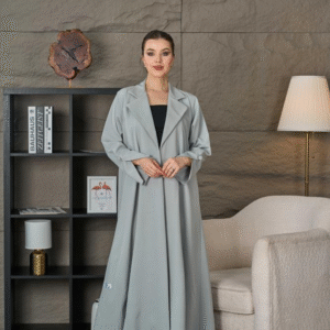 عباية كريب رمادي بتطريز فراشات فضية