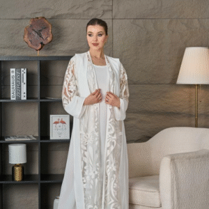 عباية تل بيضاء مطرزة بالزهور