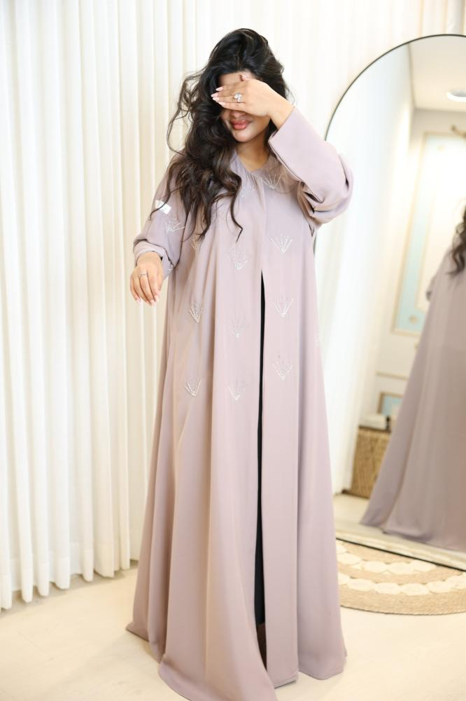 عباية كريب كوري لافندر بتطريز ناعم – Lavender Mist