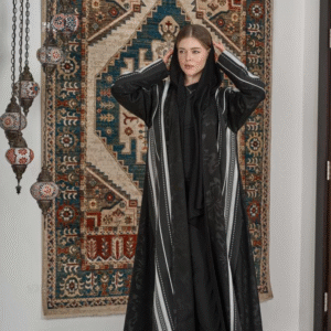 عباية كريب أسود بتطريز لبانة فاخر