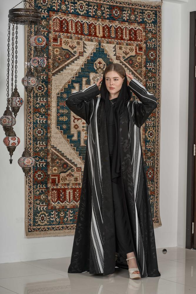 عباية كريب أسود بتطريز لبانة فاخر