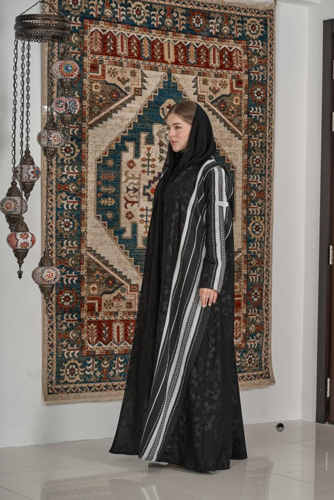 عباية كريب أسود بتطريز لبانة فاخر - الصورة 4