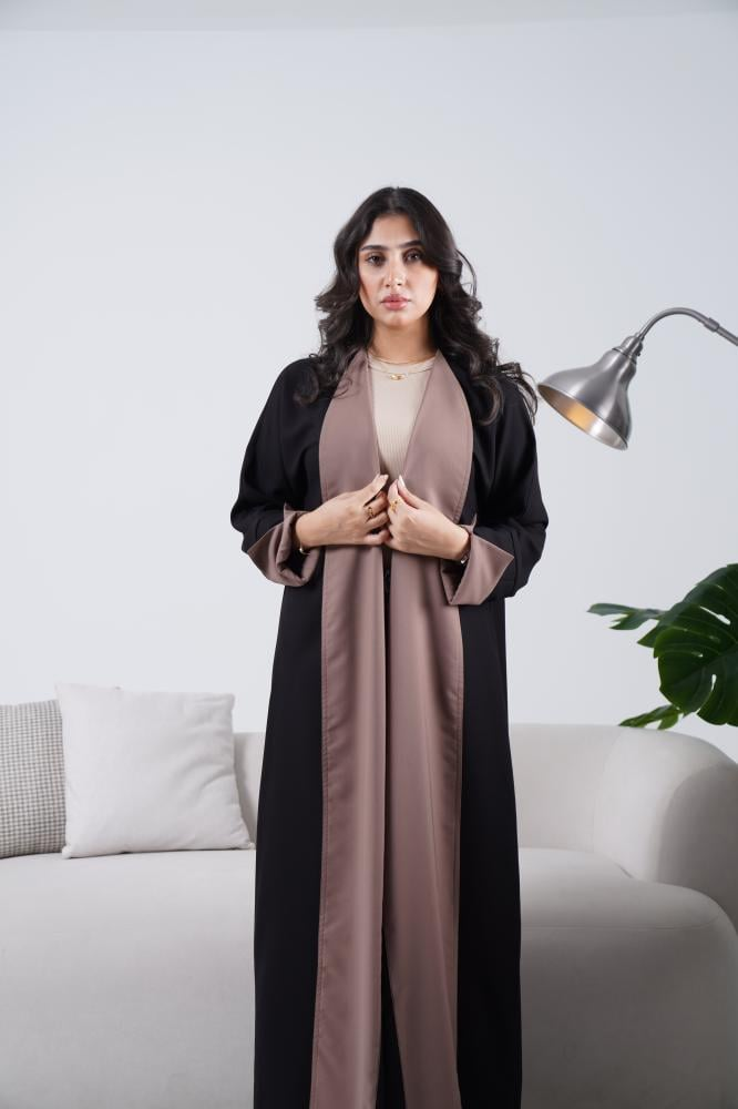 عبايه دبل فيس بتصميم راقٍ ومرونة فائقة