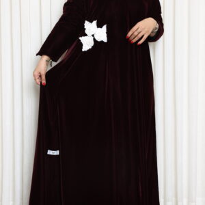 عباية شتوية مخمل خمري بنقوش الورود