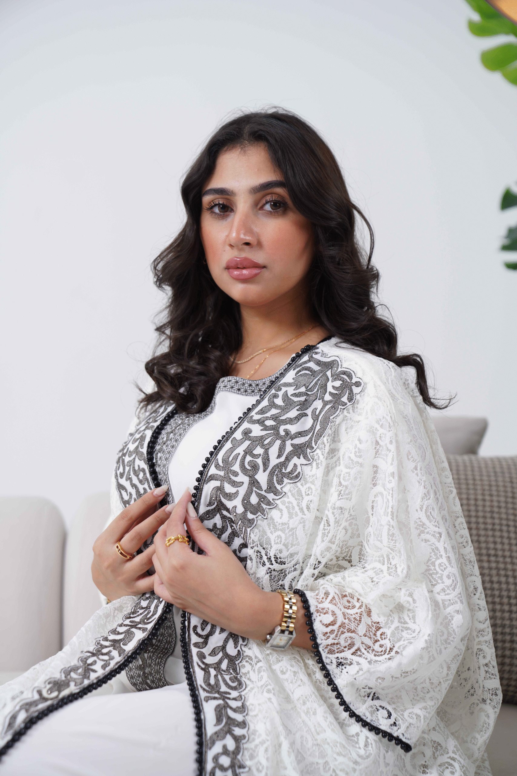 دراعة خليجي 568 - دانتيل سكري - الصورة 4